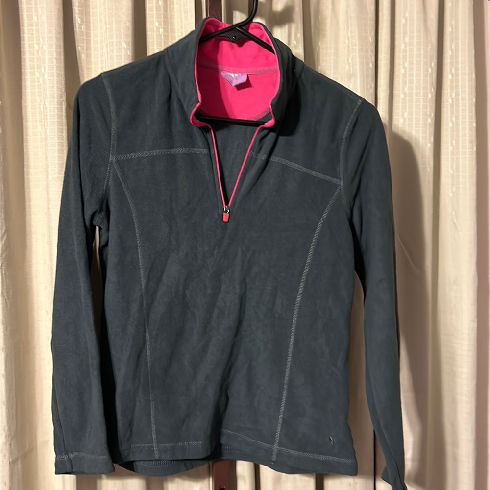 Danskin Juniors size S 4/6 pull over sweater